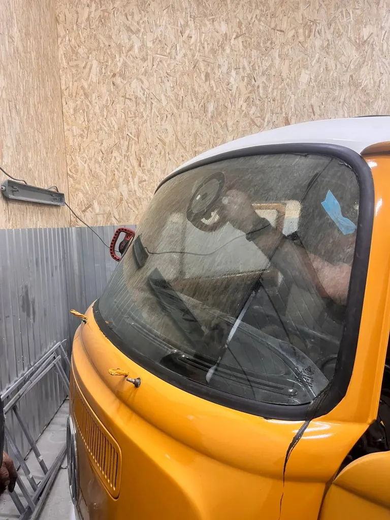 Volkswagen · Проём лобового стекла